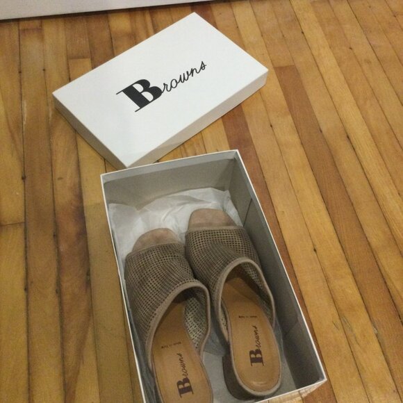 Brown's Beige Suede Leather Warwick Sandals (Size 9) (BNIB) - Picture 7 of 9